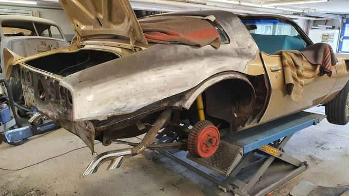 Pontiac Trans Am & Firebird – Restauration bei der Carrosserie Helg