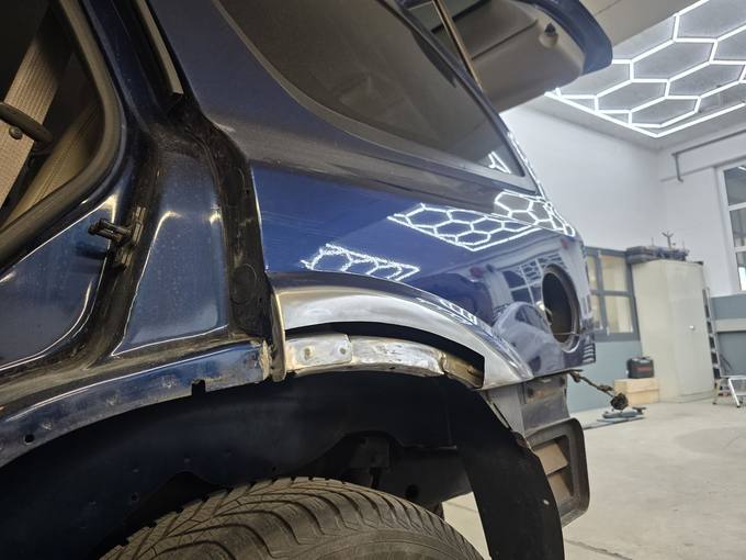 Unfallreparatur und Blecharbeit, Carrosserie Helg Wil